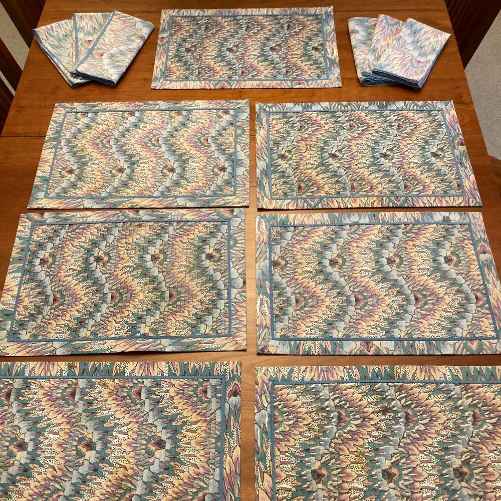 Placements 7 &  Napkins 8, Pleated Floral 80s/90s  set  machine washable.